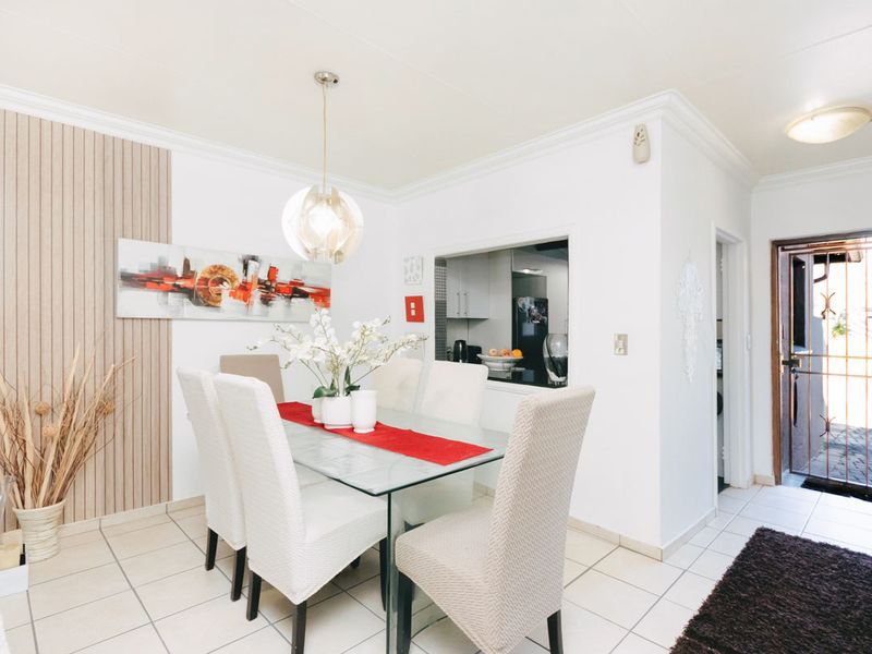 2 bedroom 2 bathroom home with spacious private garden - Photo 10
