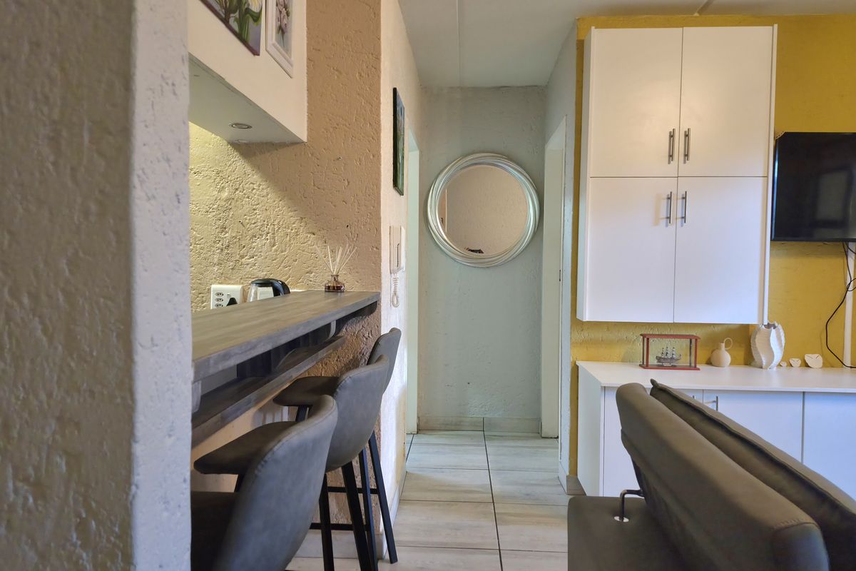 1 Bedroom apartment in Auckland Park - Photo 2