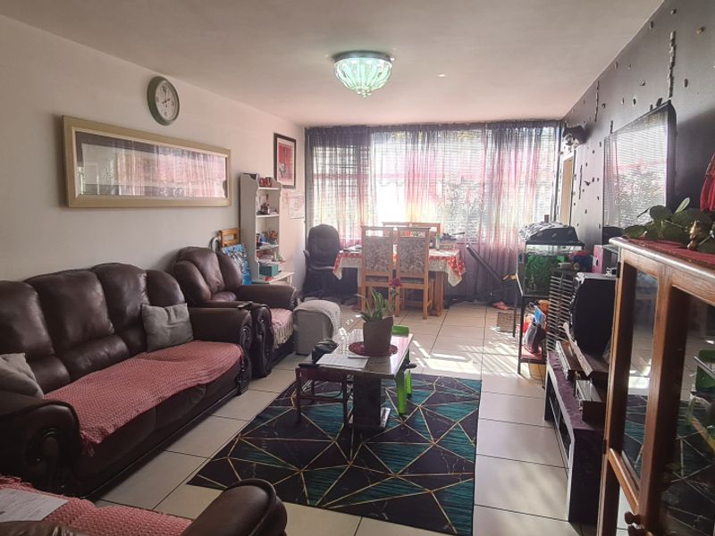 well-maintained 2-bedroom, 1-bathroom apartment is located on the first floor of a secure building - Photo 10