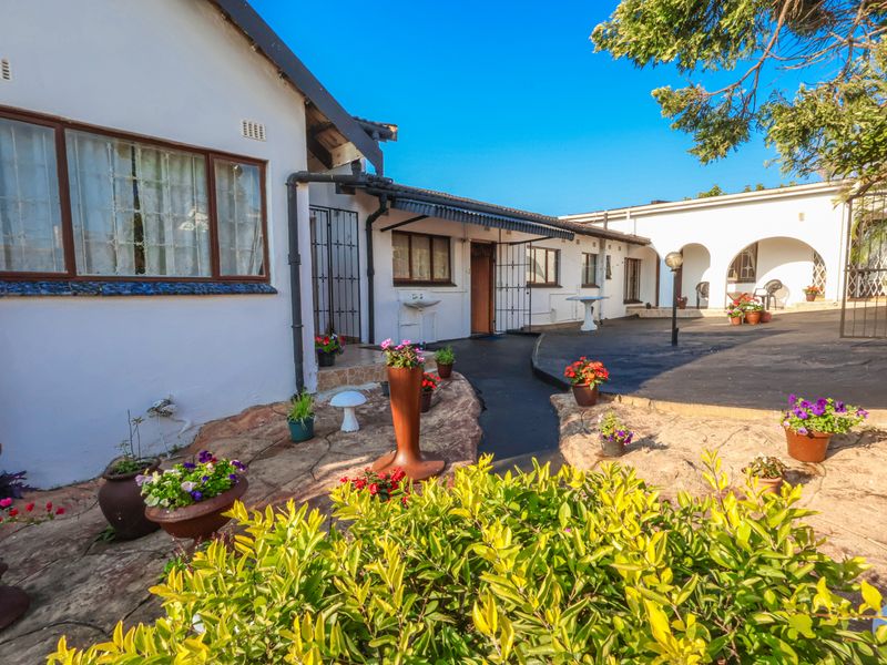 Spacious Family Living with Endless Possibilities - Photo 8