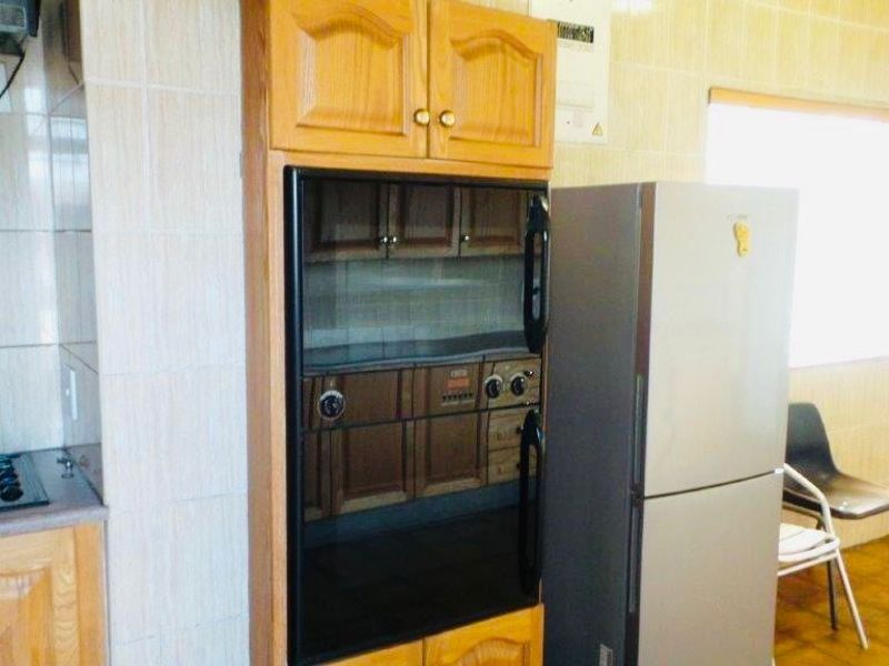 Family  home in a semi boomed area!!! - Photo 3