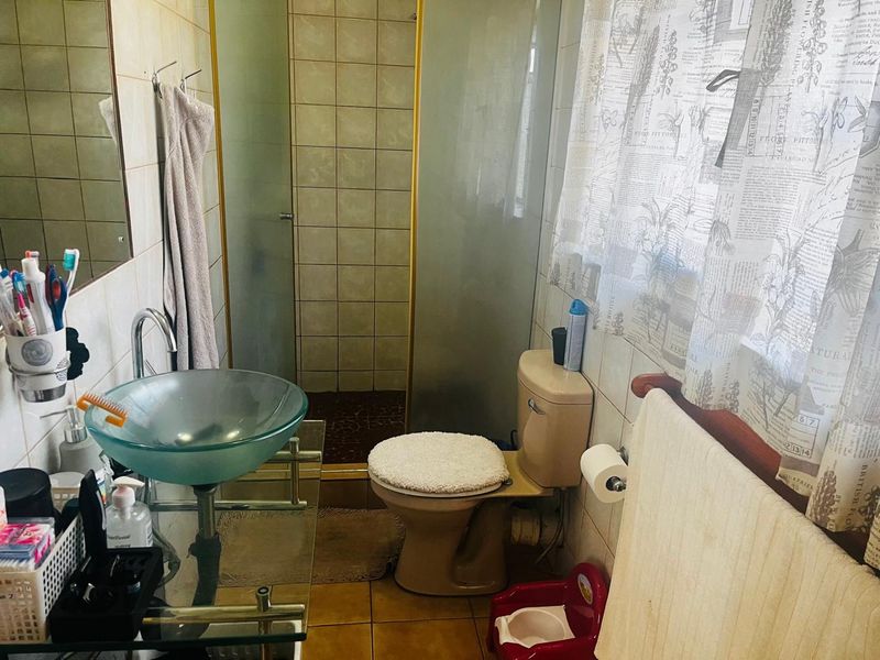 Lovely Family Home with A Granny flat!!! - Photo 10