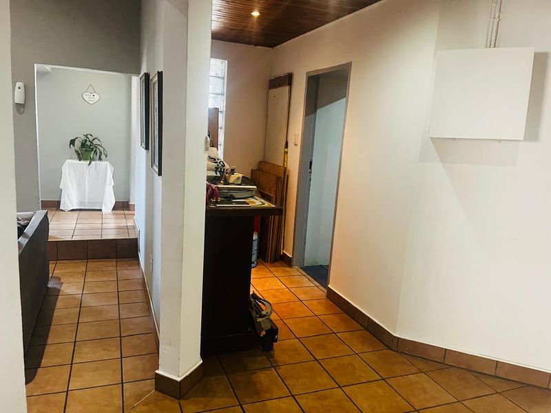 Lovely Family Home with A Granny flat!!! - Photo 6