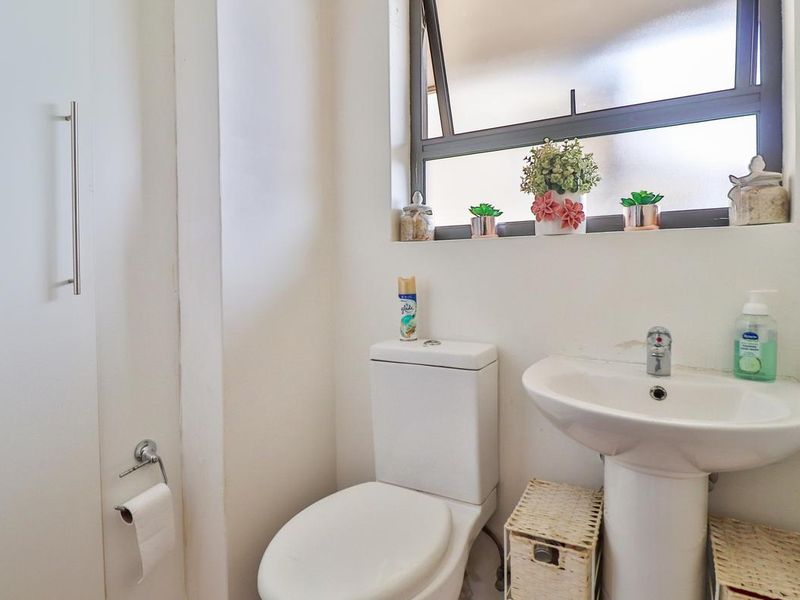 Villa Roberto, Voortrekker Street, Edenvale Central - Photo 5