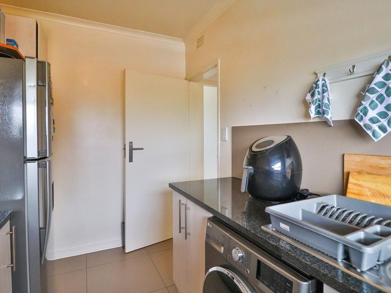 Villa Roberto, Voortrekker Street, Edenvale Central - Photo 4