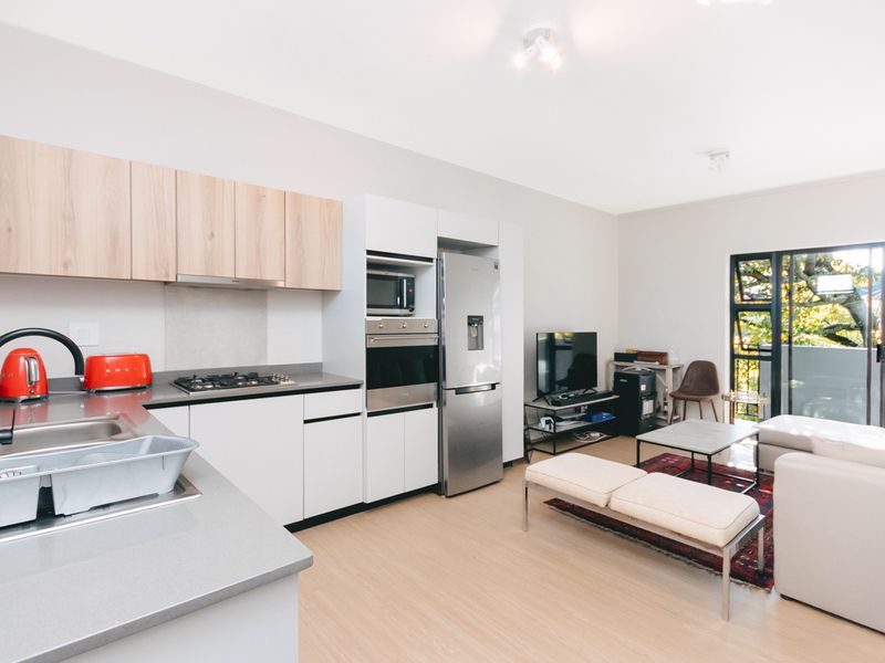 Modern 1-Bedroom Apartment in the Heart of Bryanston - Photo 2