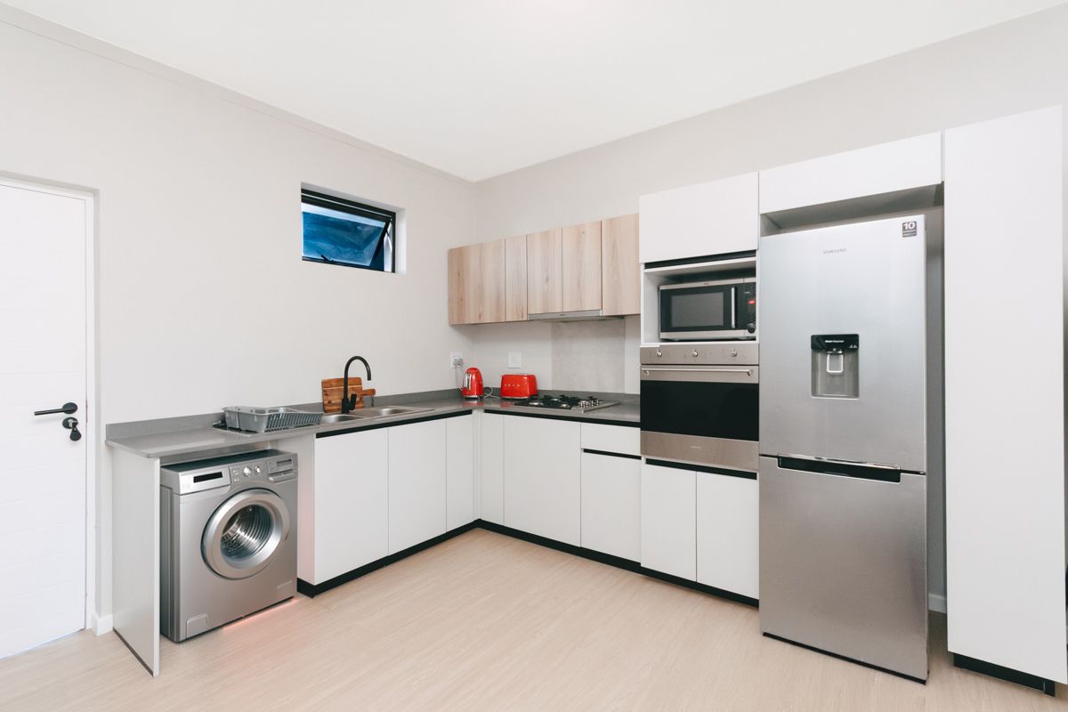 Modern 1-Bedroom Apartment in the Heart of Bryanston - Photo 3