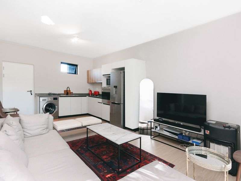 Modern 1-Bedroom Apartment in the Heart of Bryanston - Photo 7