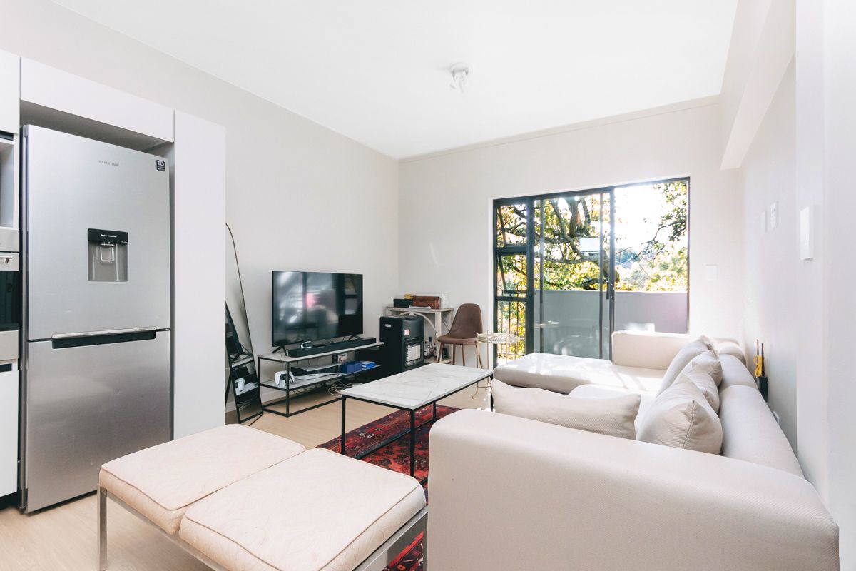 Modern 1-Bedroom Apartment in the Heart of Bryanston - Photo 5