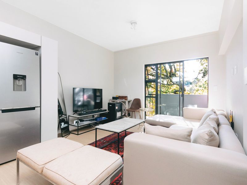 Modern 1-Bedroom Apartment in the Heart of Bryanston - Photo 5