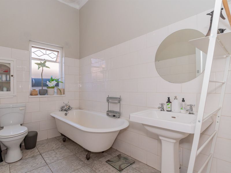 Charming 3 Bedroom Home with Granny Flat and Open-Plan Living - Photo 8