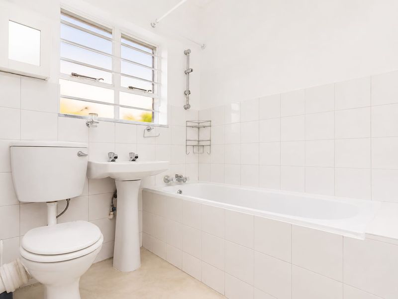1 Bedroom Apartment in Linden - Photo 9