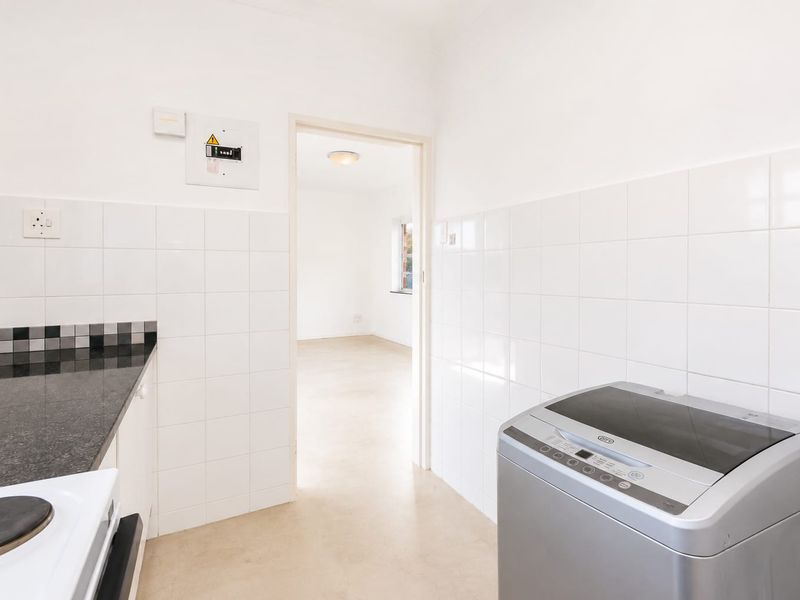 1 Bedroom Apartment in Linden - Photo 8