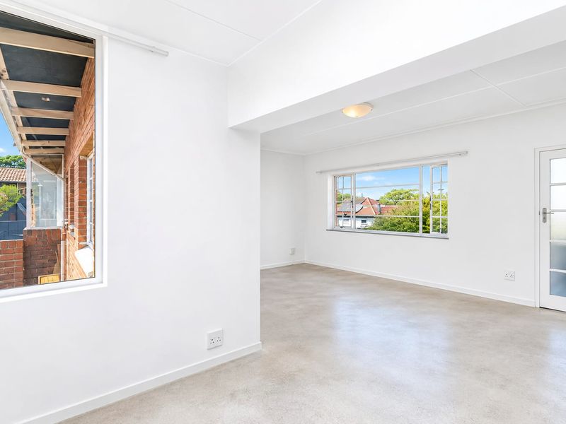 1 Bedroom Apartment in Linden - Photo 5