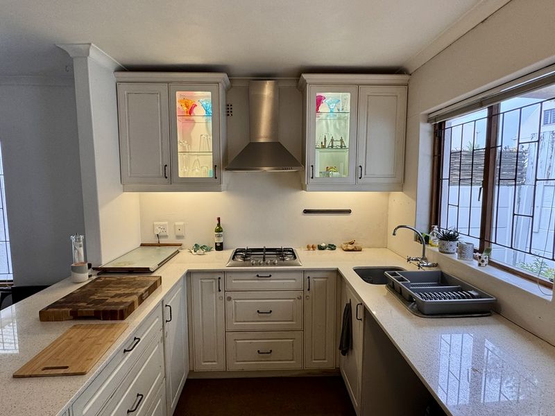 3 Bedroom House for sale in Kirstenhof - Photo 4