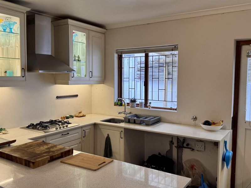 3 Bedroom House for sale in Kirstenhof - Photo 3