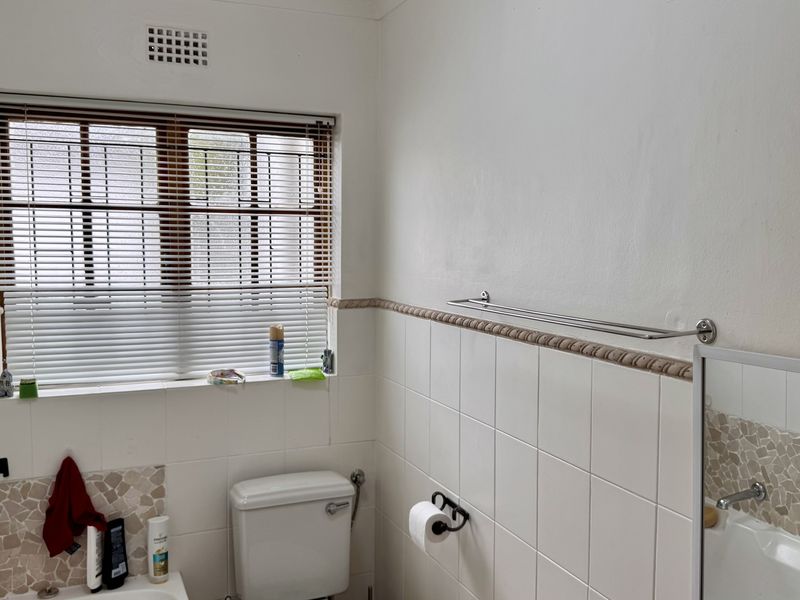 3 Bedroom House for sale in Kirstenhof - Photo 9