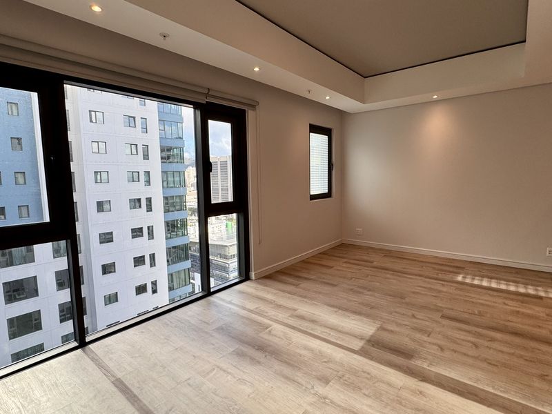 1 bedroom apartment for sale in Harbour Arch - Photo 1