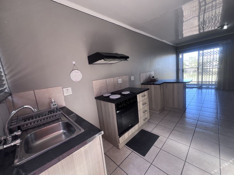Modern Top-Floor Apartment – Secure, Stylish & Convenient - Photo 9