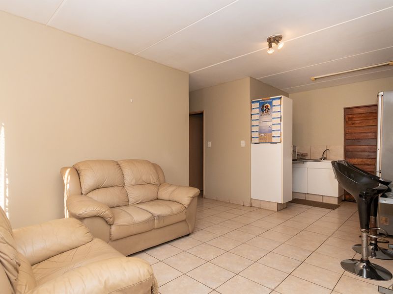 INVESTOS AND FIRST TIME BUYERS - Photo 8