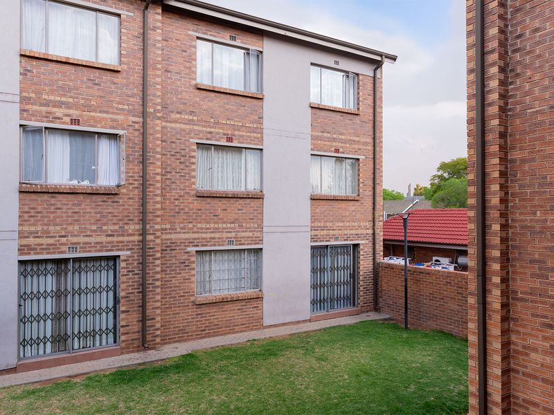 INVESTOS AND FIRST TIME BUYERS - Photo 5