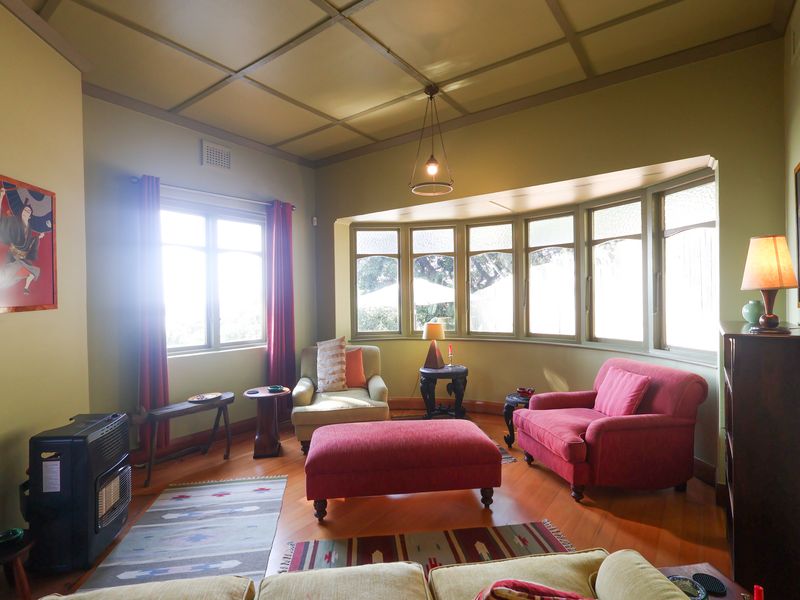 Unique Double-Storey Home with Harbour Views, a Pool & Cottage! - Photo 7