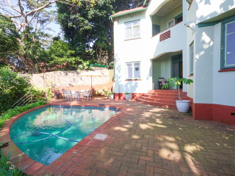 Unique Double-Storey Home with Harbour Views, a Pool & Cottage! - Photo 3
