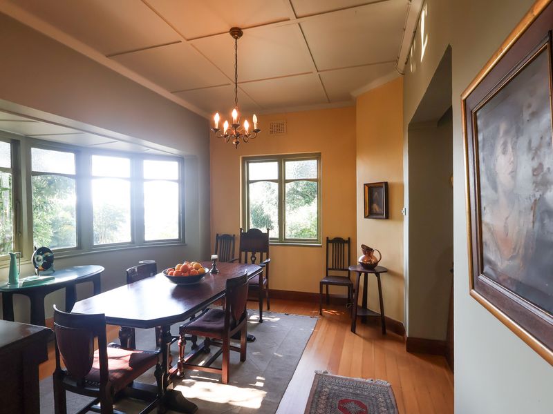 Unique Double-Storey Home with Harbour Views, a Pool & Cottage! - Photo 10