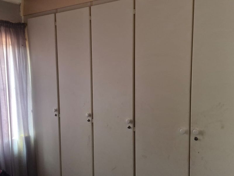 3 bedroom, 1 bathroom home - Photo 8