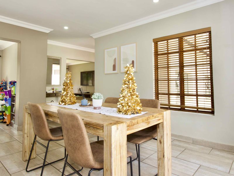 3 Bedroom family home in Moreleta Park - Photo 9