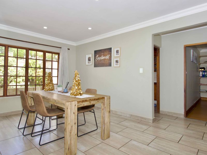 3 Bedroom family home in Moreleta Park - Photo 8