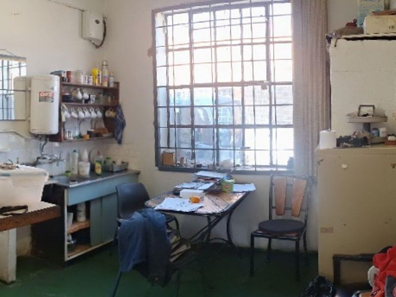 Well-Maintained Commercial Property for Sale â Ideal Investment Opportunity - Photo 6