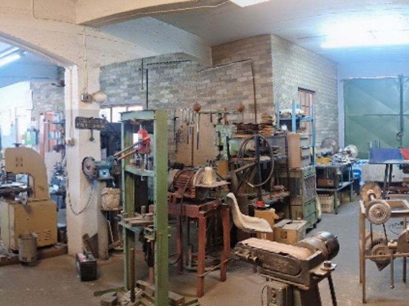 Well-Maintained Commercial Property for Sale â Ideal Investment Opportunity - Photo 8