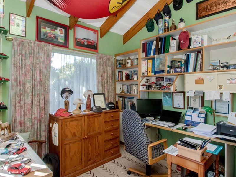 Spacious and Well-Maintained Family Home in the Heart of Wilro Park! - Photo 7