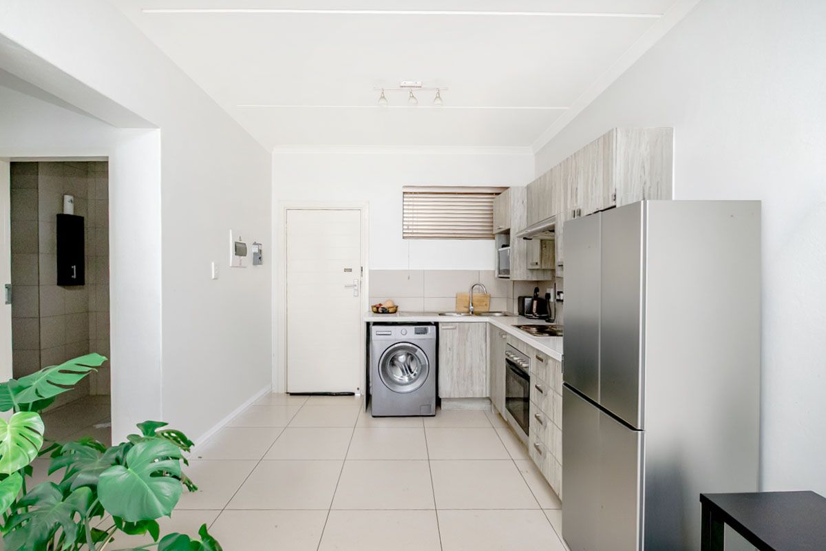 Modern 1 Bedroom , 1 Bathroom Ground floor Apartment for sale in Carlswald - Photo 2