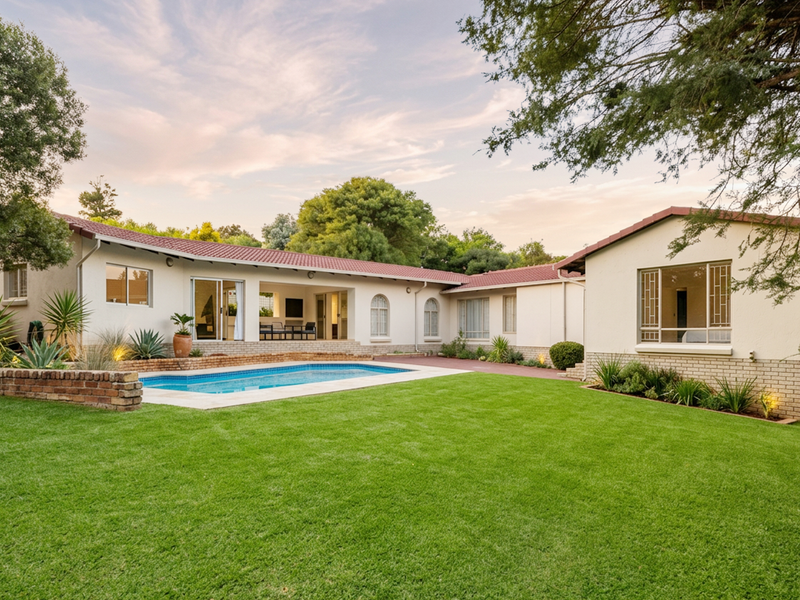 3 bedroom, 2.5 bathroom - Photo 2