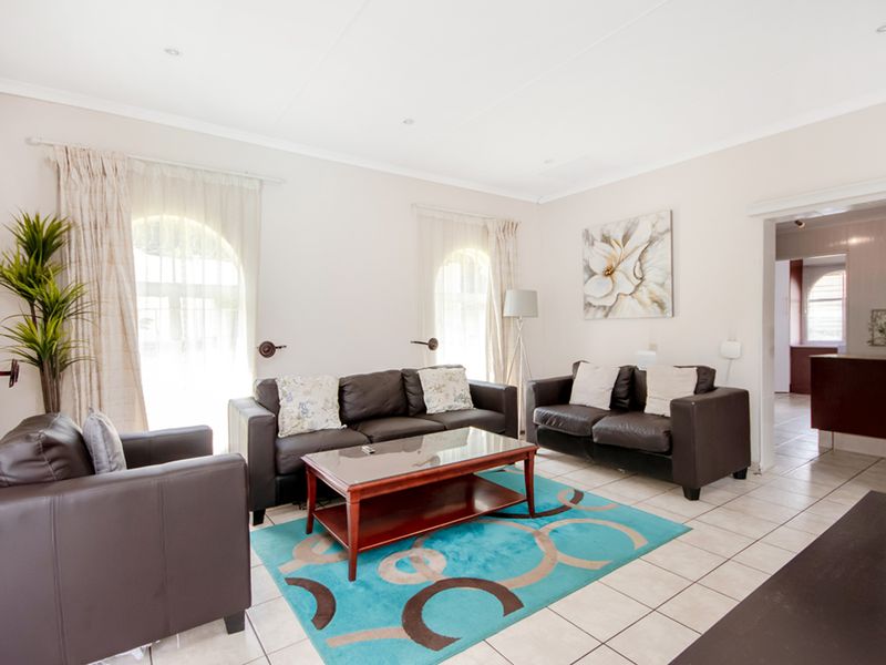 3 bedroom, 2.5 bathroom - Photo 9