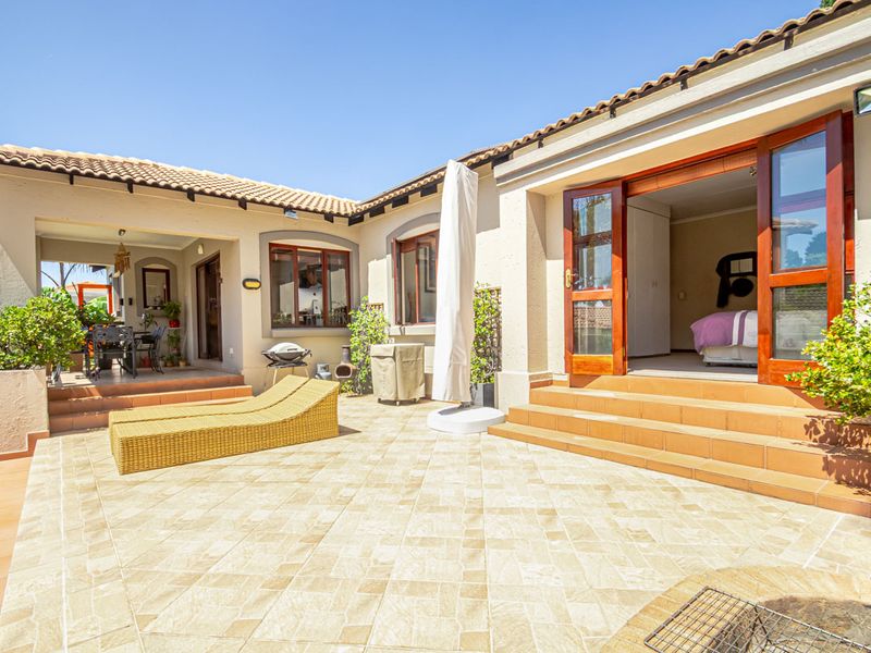 Stylish Single-Level Home with Pool, Solar Power & Private Garden - Photo 4