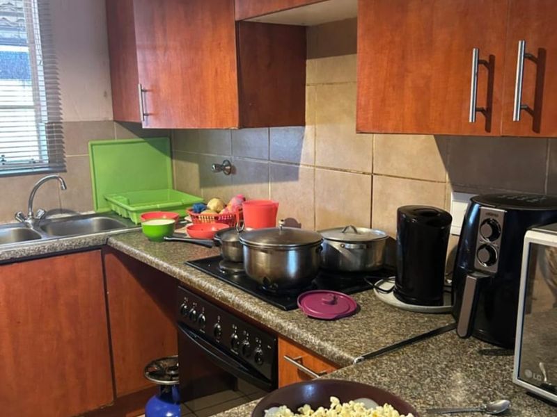 2-Bedroom Unit  For Sale in Comet - Photo 5