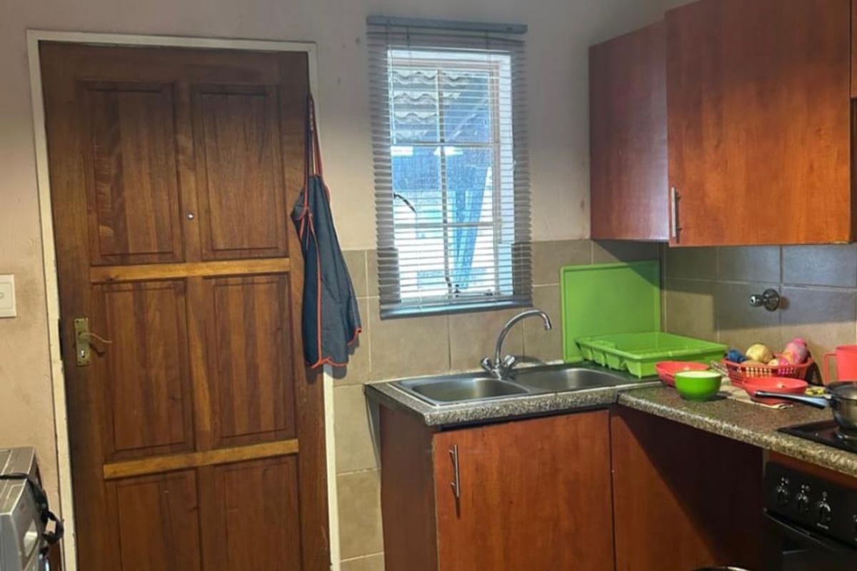 2-Bedroom Unit  For Sale in Comet - Photo 4