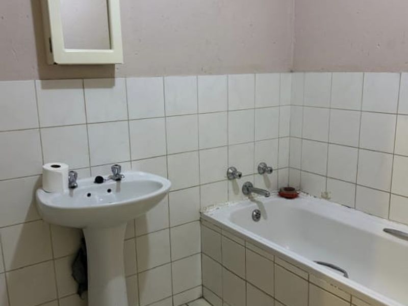 2-Bedroom Unit  For Sale in Comet - Photo 7