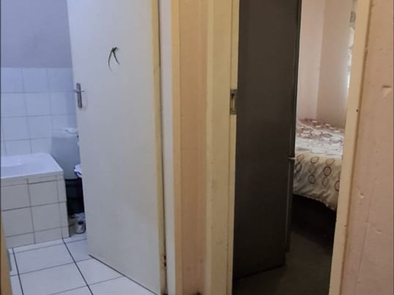 2-Bedroom Unit  For Sale in Comet - Photo 6