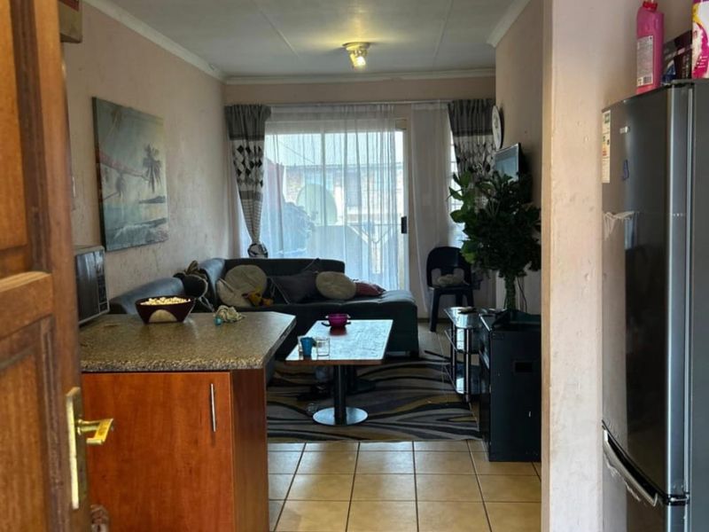 2-Bedroom Unit  For Sale in Comet - Photo 3