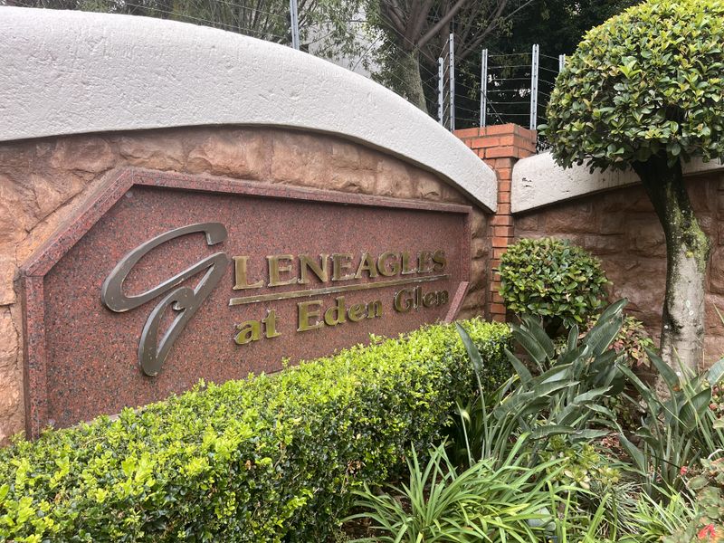 3rd Floor Lock up and Go Apartment - Photo 2