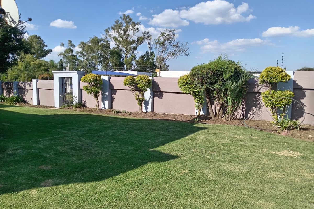 Investment Opportunity in Edenvale  with 2X flats - Photo 2
