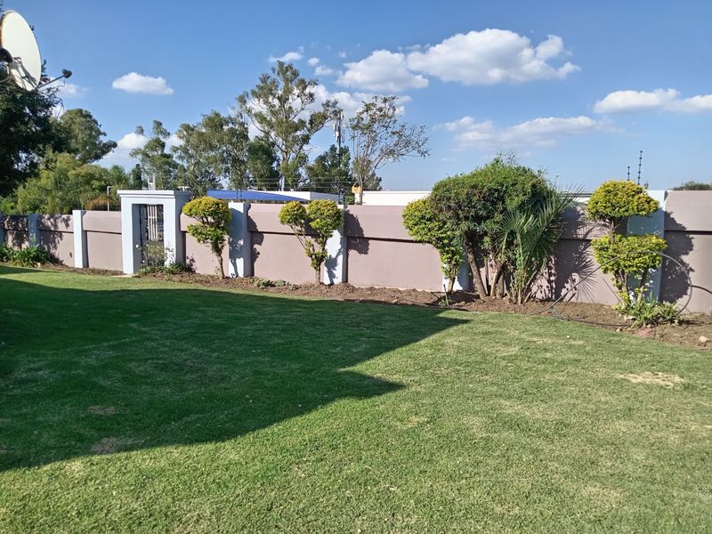 Investment Opportunity in Edenvale  with 2X flats - Photo 2