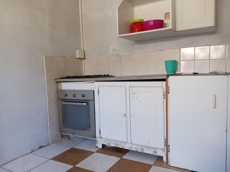 Investment Opportunity in Edenvale  with 2X flats - Photo 3