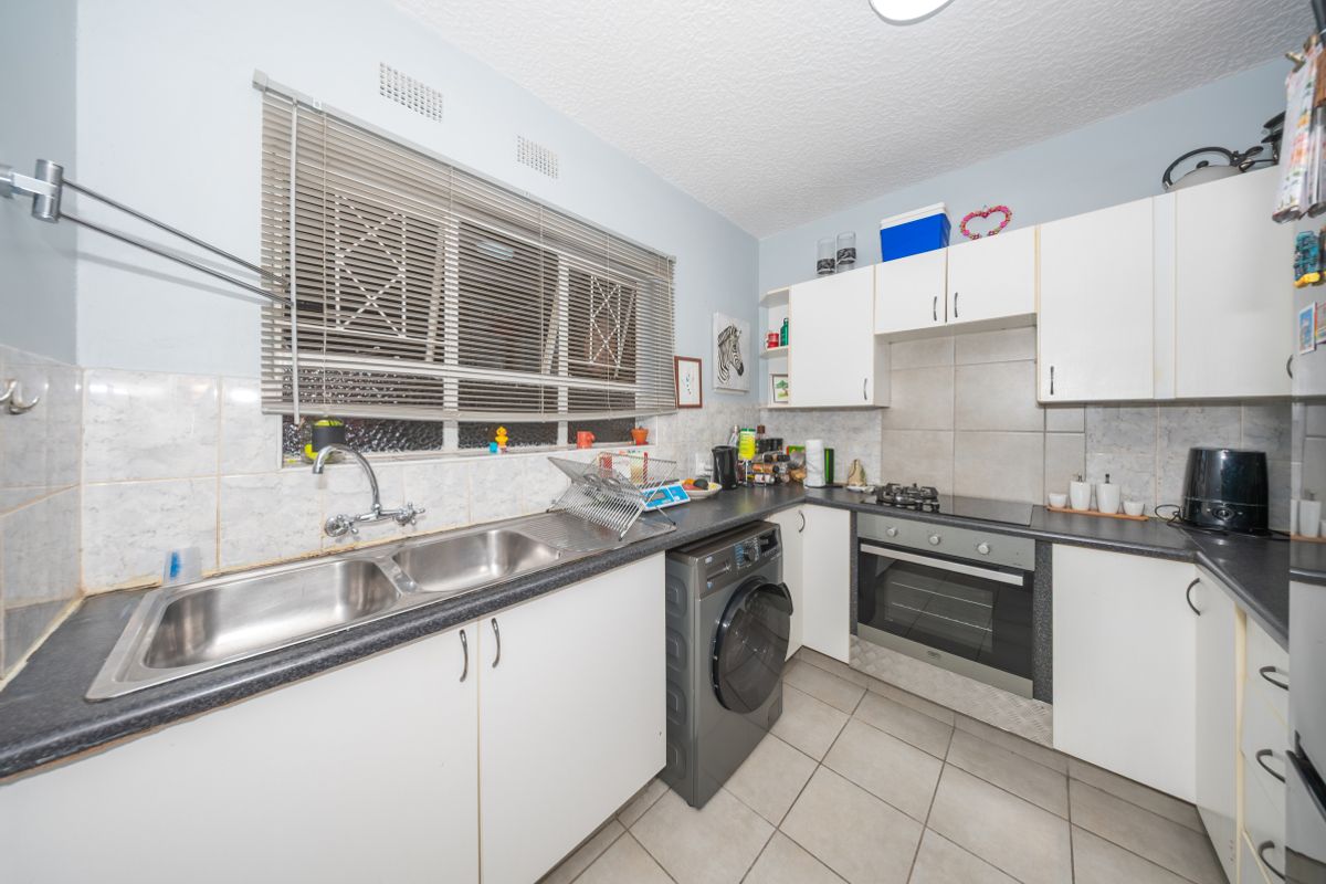 Modern Edenvale Central Gem with a View - Photo 3