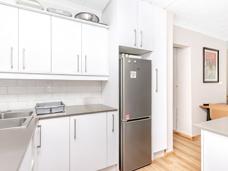 Safe, Secure with a Modern Touch - Photo 6