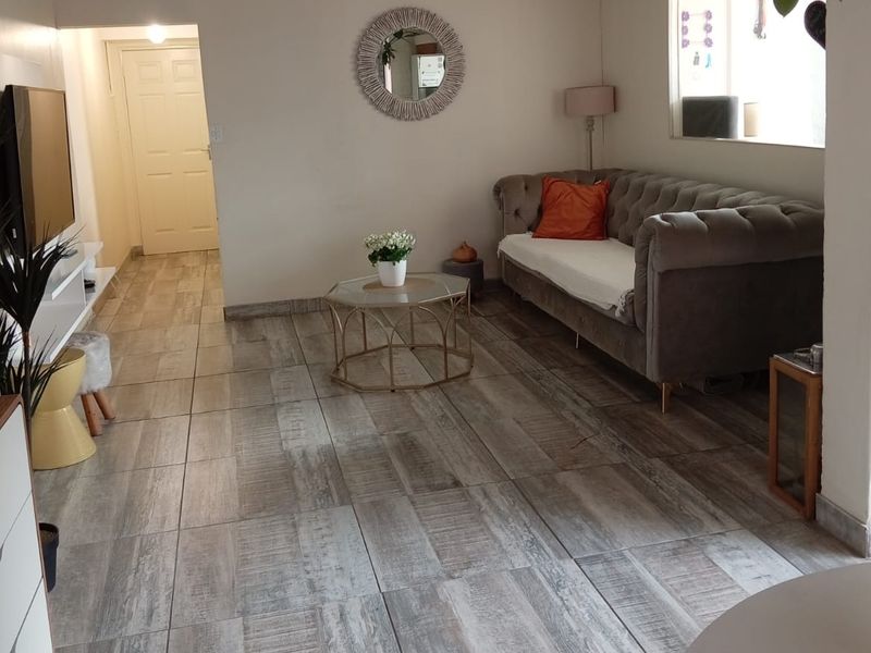 Stunning 2 Bedroom Unit for sale in Kempton Park - Photo 5